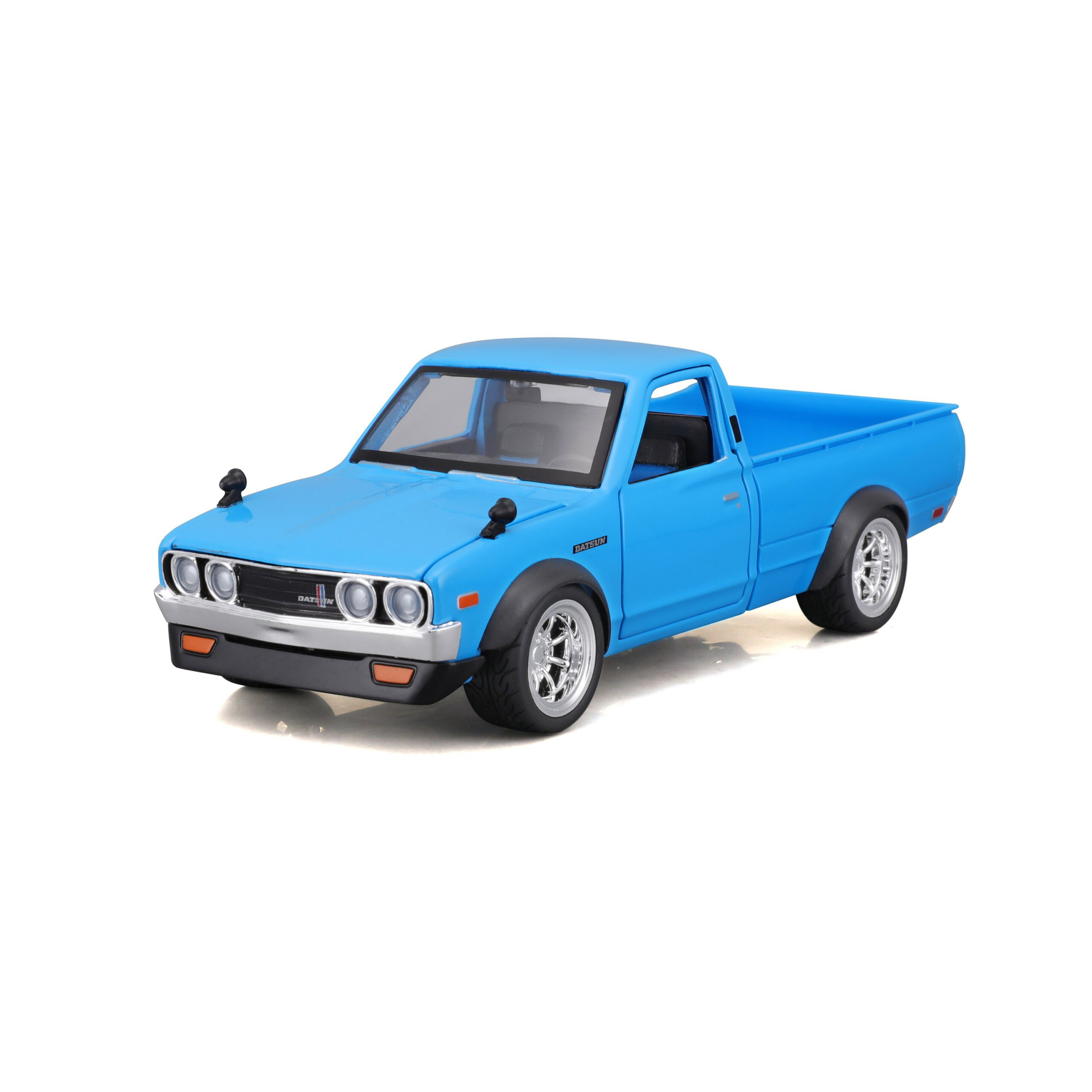 Maisto 1/24 Design Datsun 620 Pickup 1973 Tokyo Mod - Image 2